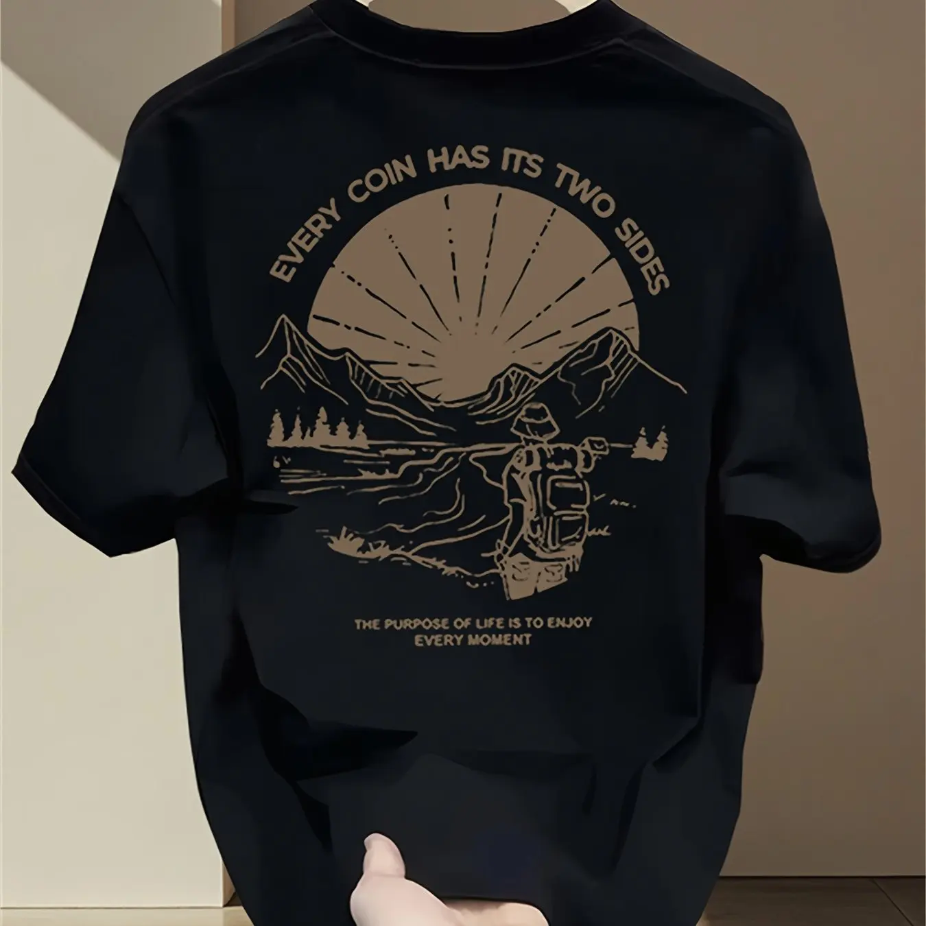 Vintage Mountain Hiking Graphi - Outdoor Adventure Quotes recension och pris